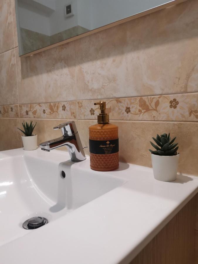 Coffee Residence Apartment Cu 2 Camere Bukares Bagian luar foto